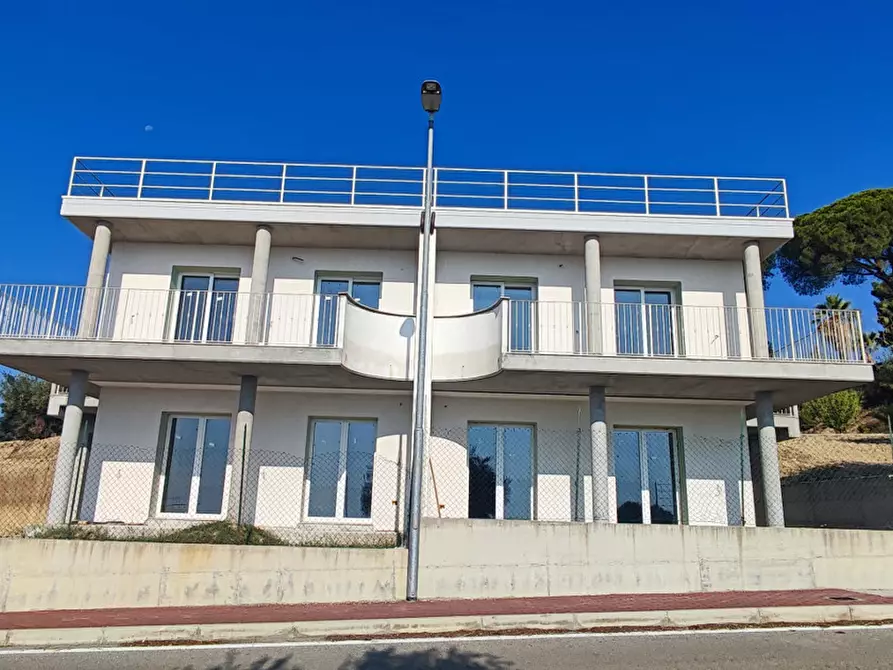 Immagine 1 di Villa in vendita  in Via Vascello, 17 a Tortoreto