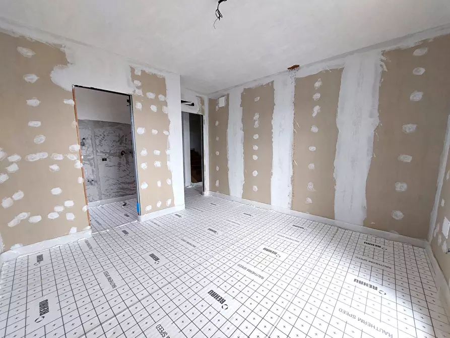 Immagine 15 di Villa in vendita  in Via Vascello, 17 a Tortoreto