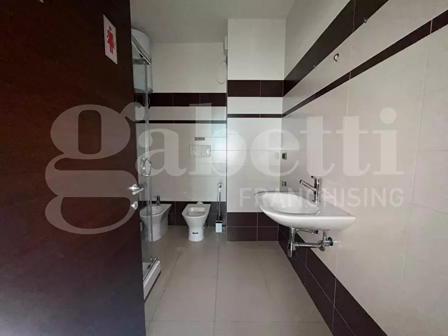 Immagine 12 di Ufficio in vendita  in Via Ufente, 20 a Latina