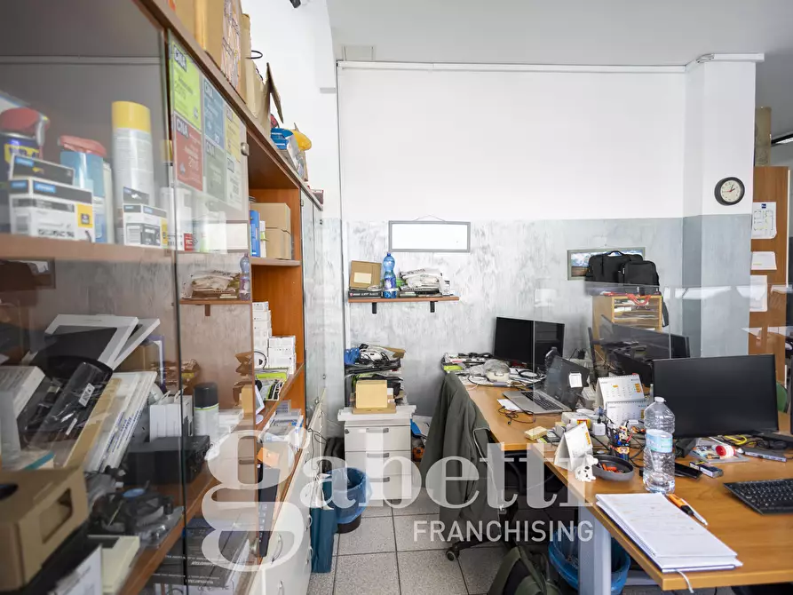 Immagine 26 di Negozio in vendita  in Via Vandalino, 142 a Torino
