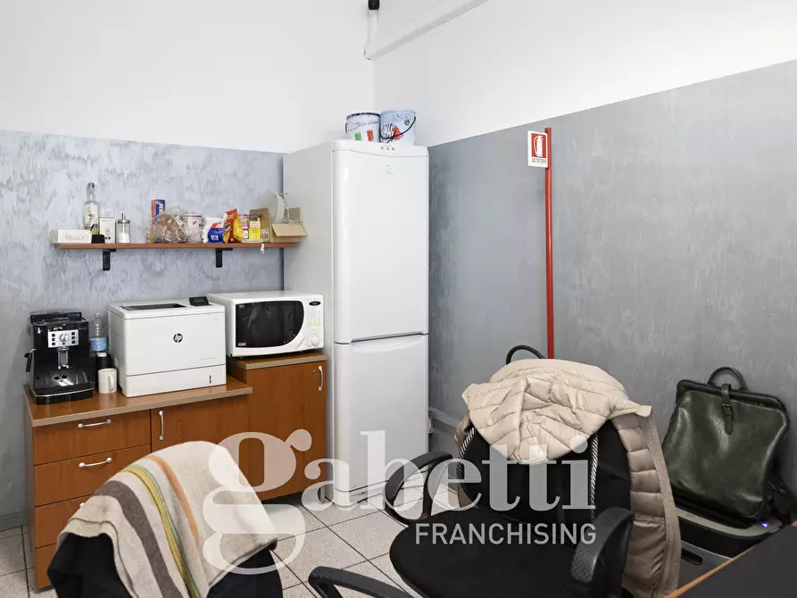 Immagine 27 di Negozio in vendita  in Via Vandalino, 142 a Torino