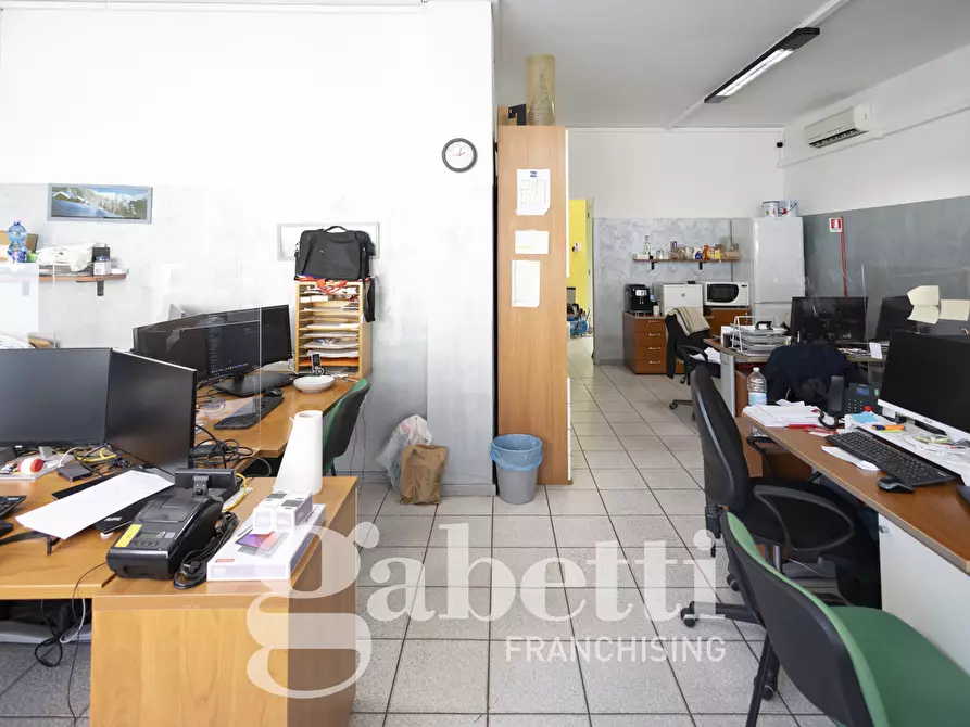 Immagine 24 di Negozio in vendita  in Via Vandalino, 142 a Torino