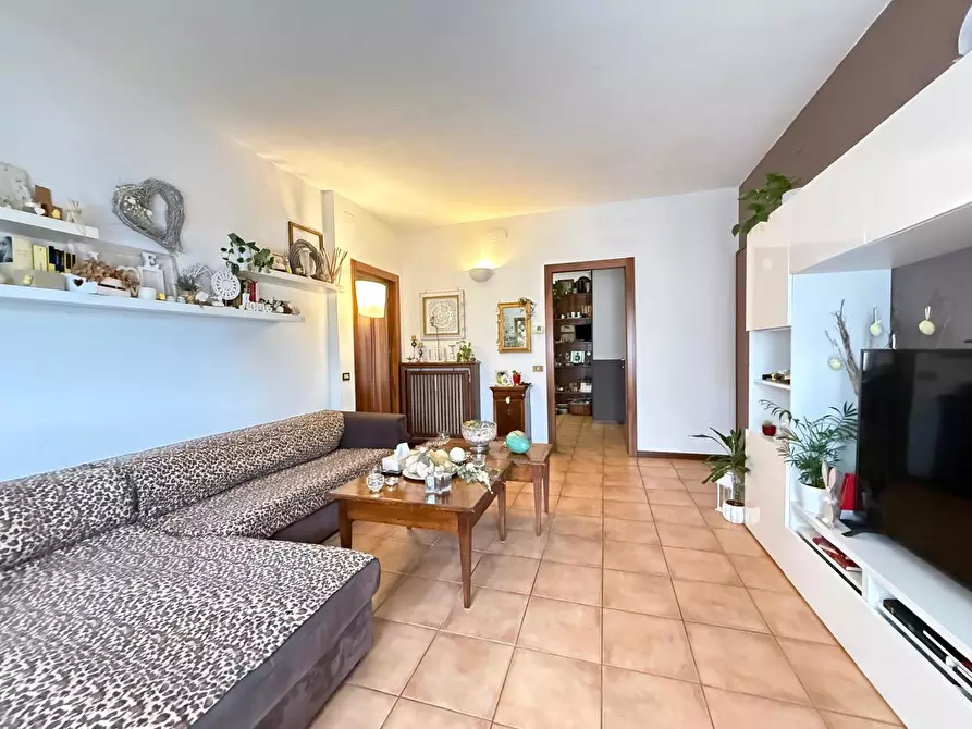 Immagine 4 di Appartamento in vendita  in Viale Teosa, 1 a Chiari