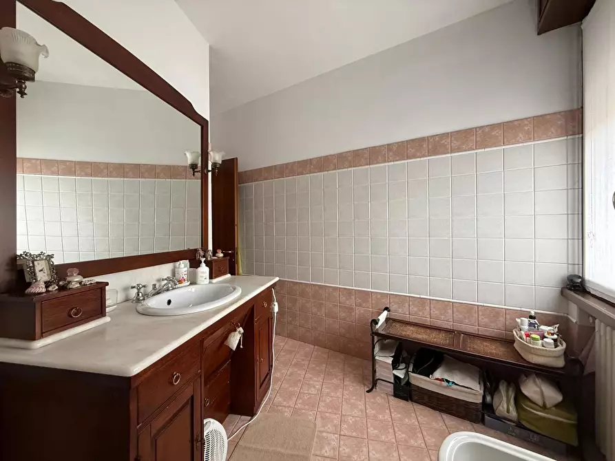 Immagine 21 di Appartamento in vendita  in Viale Teosa, 1 a Chiari