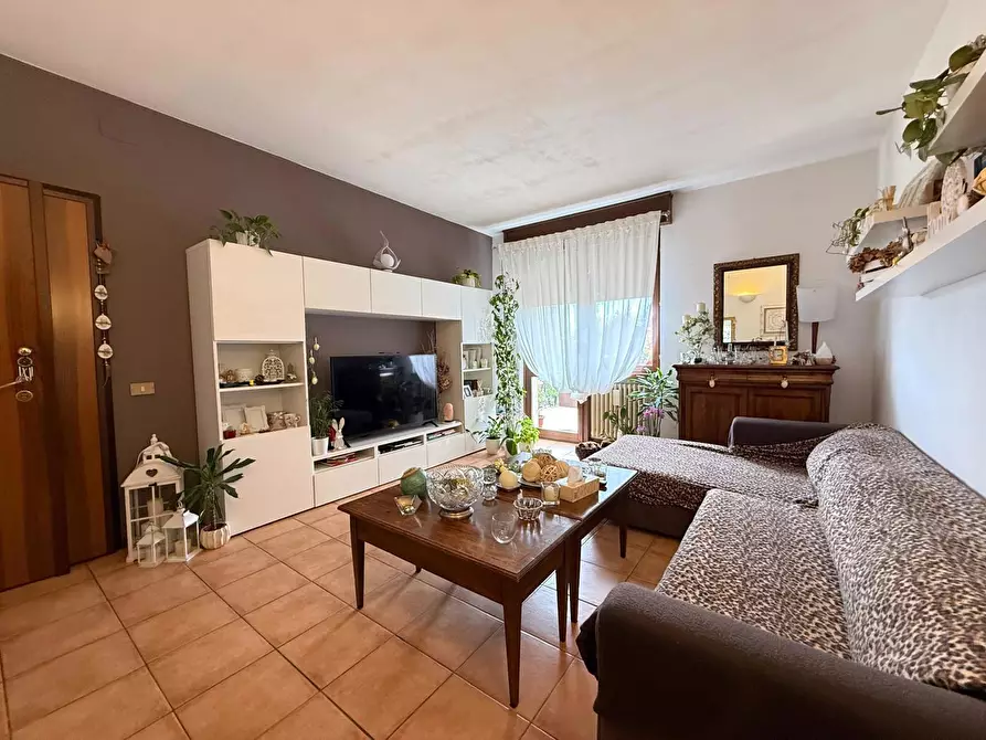 Immagine 2 di Appartamento in vendita  in Viale Teosa, 1 a Chiari