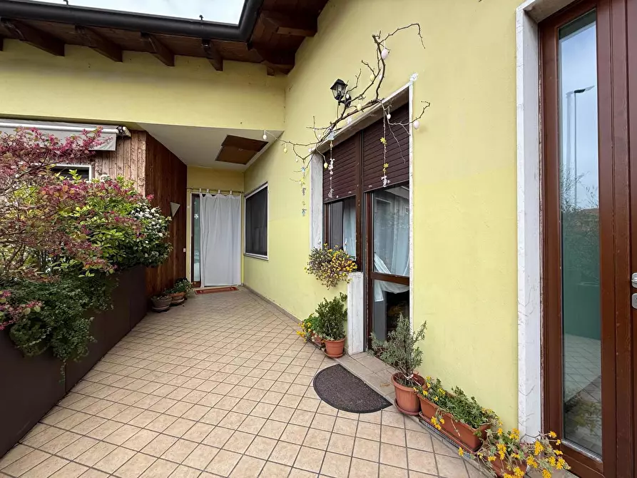 Immagine 1 di Appartamento in vendita  in Viale Teosa, 1 a Chiari