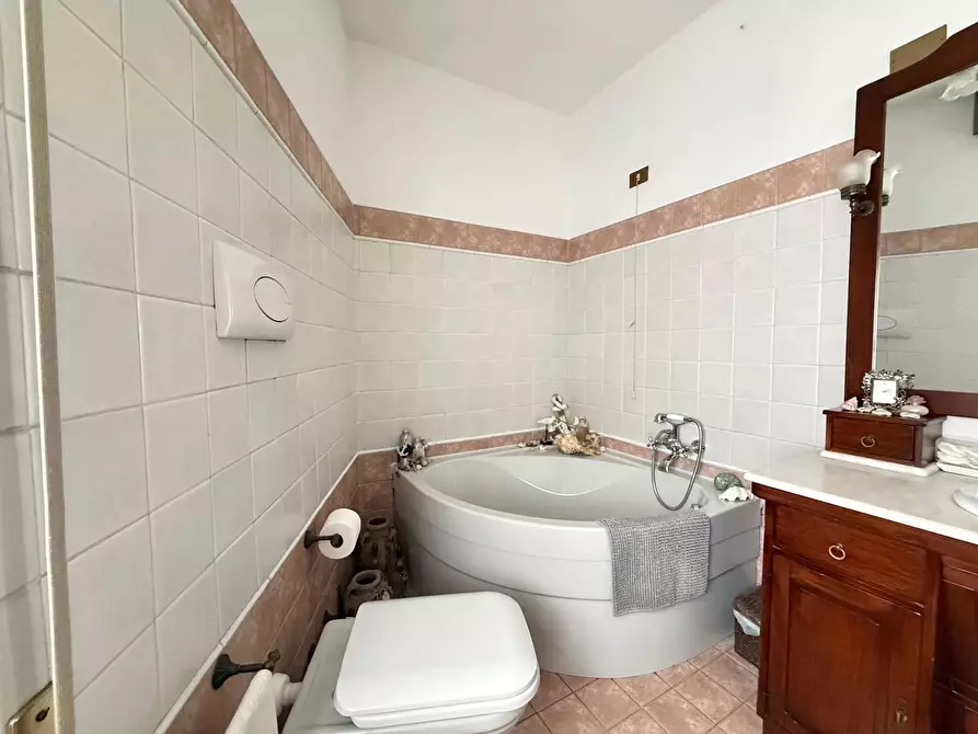 Immagine 20 di Appartamento in vendita  in Viale Teosa, 1 a Chiari