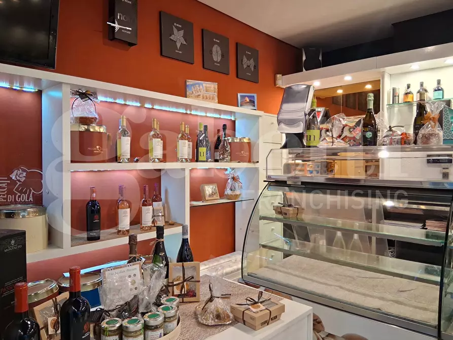 Immagine 12 di Bar / Ristorante in vendita  in Viale Europa, 114 - 116 a Ragusa