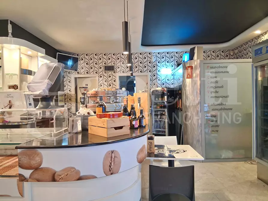 Immagine 15 di Bar / Ristorante in vendita  in Viale Europa, 114 - 116 a Ragusa