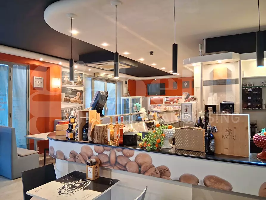 Immagine 8 di Bar / Ristorante in vendita  in Viale Europa, 114 - 116 a Ragusa