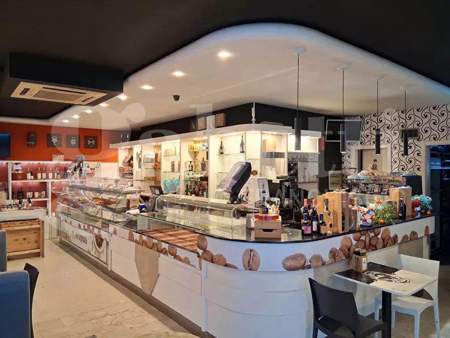 Immagine 6 di Bar / Ristorante in vendita  in Viale Europa, 114 - 116 a Ragusa