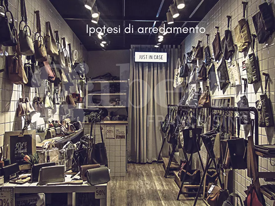 Immagine 8 di Negozio in vendita  in Via CHIOGGIA - CORSO DEL POPOLO, 00 a Chioggia