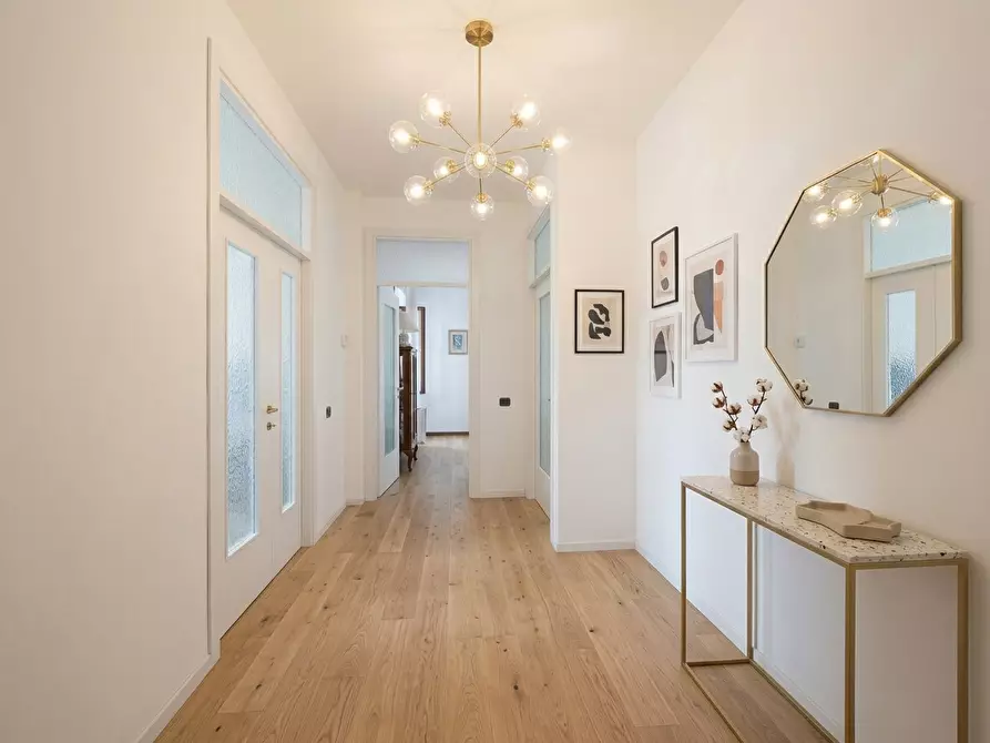 Immagine 9 di Appartamento in vendita  in Via dei Politi, 3 a Recanati