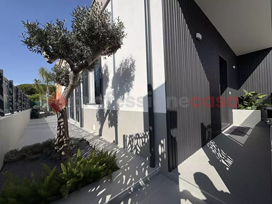 Immagine 46 di Villa in vendita  in Via CASALEGNO, 24 a Terracina