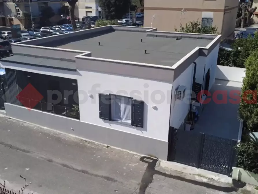 Immagine 2 di Villa in vendita  in Via CASALEGNO, 24 a Terracina