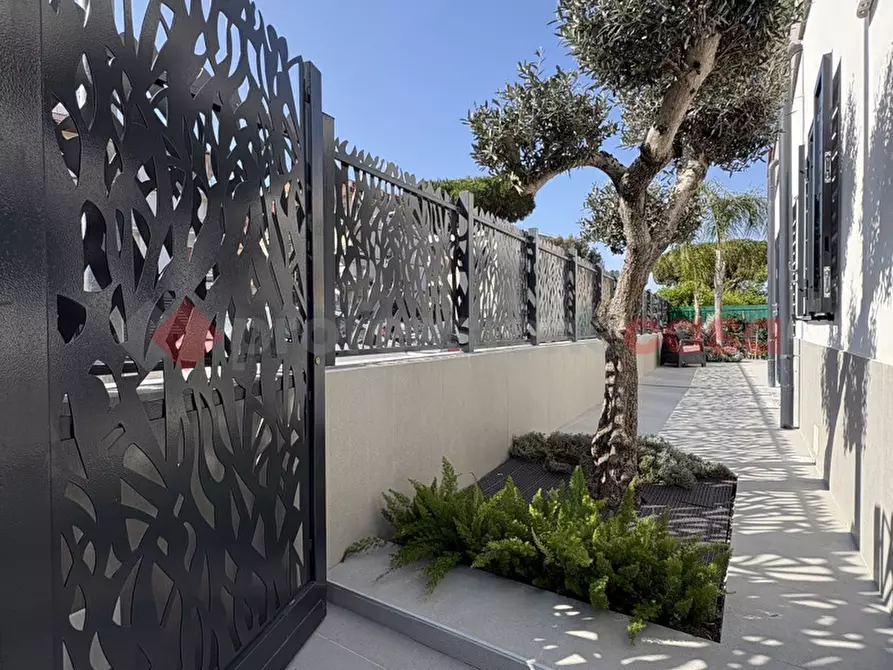 Immagine 49 di Villa in vendita  in Via CASALEGNO, 24 a Terracina