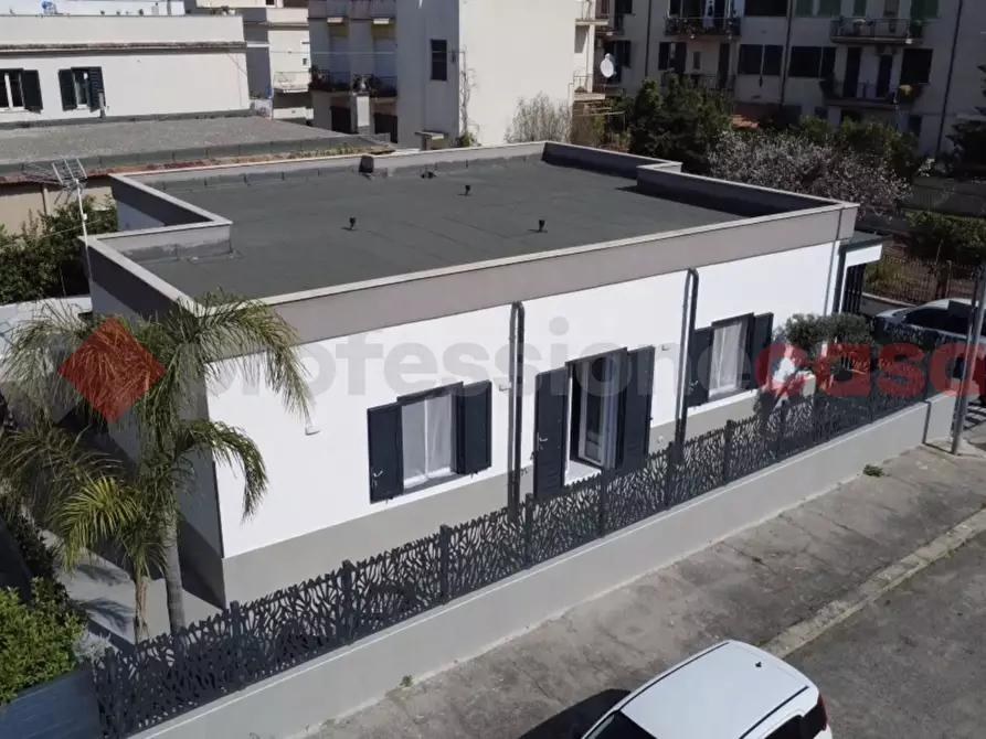Immagine 1 di Villa in vendita  in Via CASALEGNO, 24 a Terracina