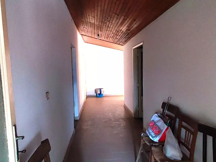 Immagine 39 di Appartamento in vendita  in Via C. BATTISTI, 38 a Girifalco