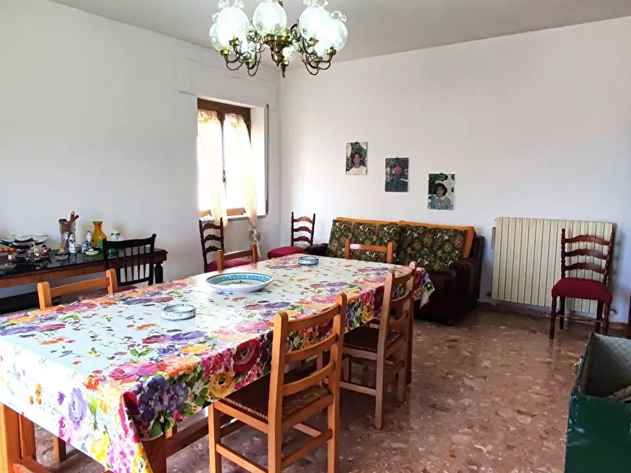 Immagine 19 di Appartamento in vendita  in Via C. BATTISTI, 38 a Girifalco