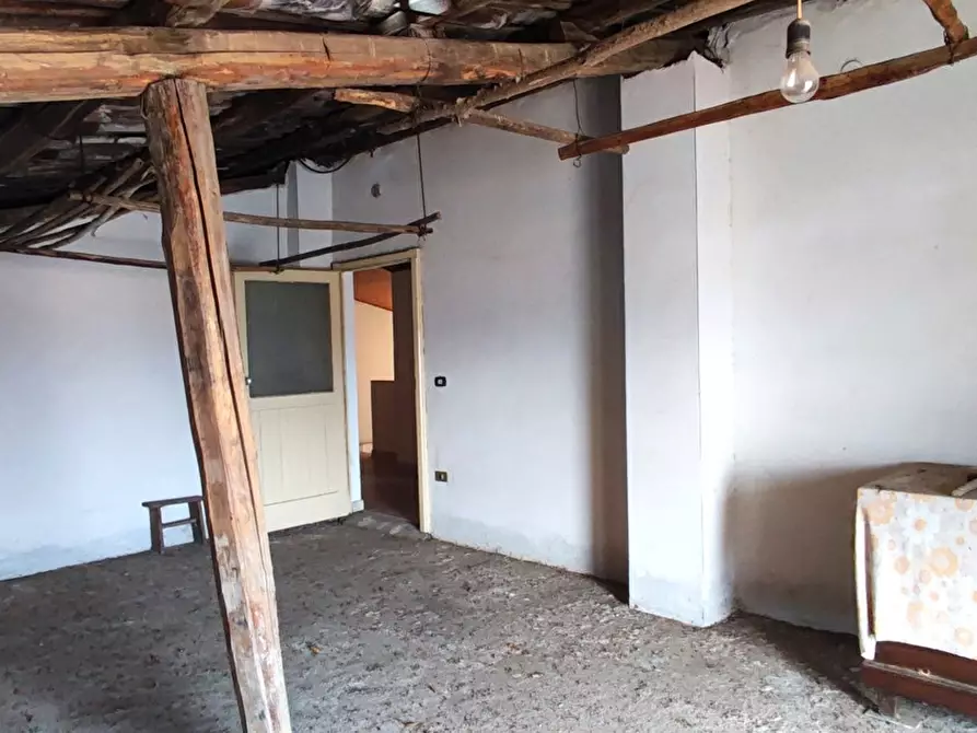 Immagine 33 di Appartamento in vendita  in Via C. BATTISTI, 38 a Girifalco