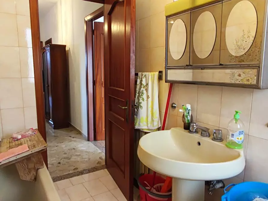 Immagine 24 di Appartamento in vendita  in Via C. BATTISTI, 38 a Girifalco