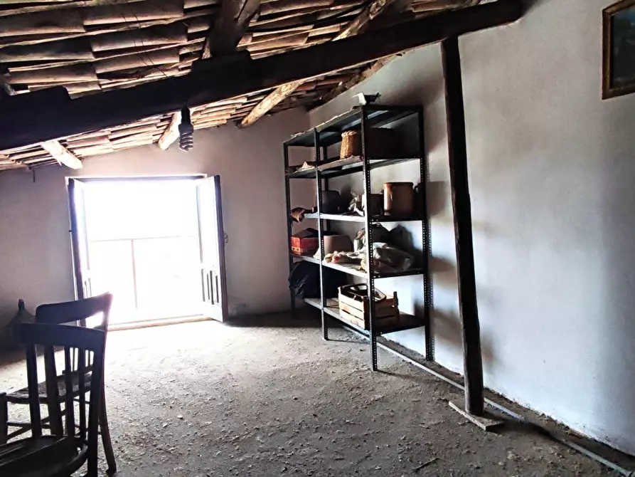 Immagine 35 di Appartamento in vendita  in Via C. BATTISTI, 38 a Girifalco