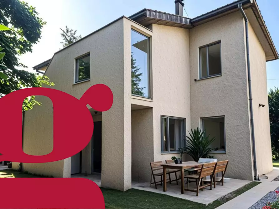 Immagine 1 di Casa indipendente in vendita  in Contrada Vallememoria, 84 a Recanati