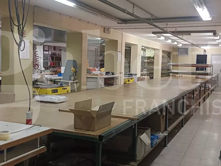 Immagine 5 di Magazzino in vendita  in Via Giacomo Leopardi, 21 a Gravina Di Catania