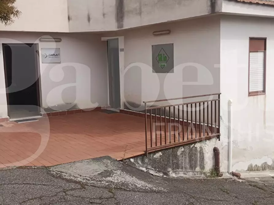 Immagine 9 di Magazzino in vendita  in Via Giacomo Leopardo, 21 a Gravina Di Catania