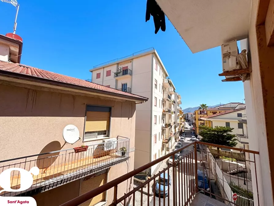 Immagine 4 di Appartamento in vendita  in Via CAIROLI, 6 a Sant'agata Di Militello