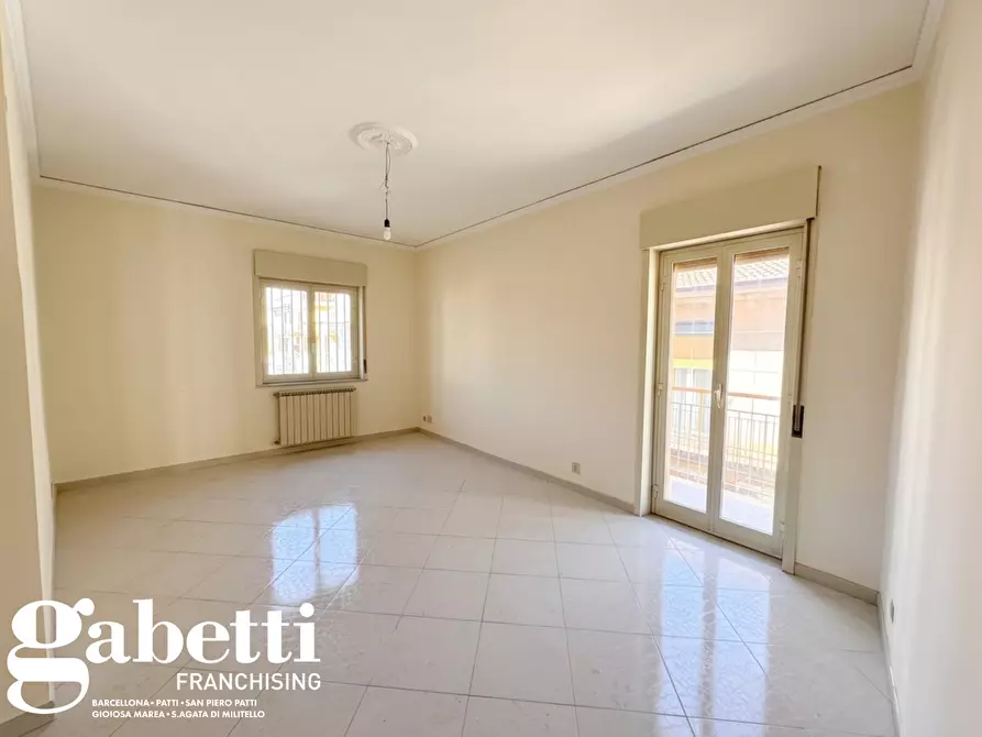 Immagine 1 di Appartamento in vendita  in Via CAIROLI, 6 a Sant'agata Di Militello