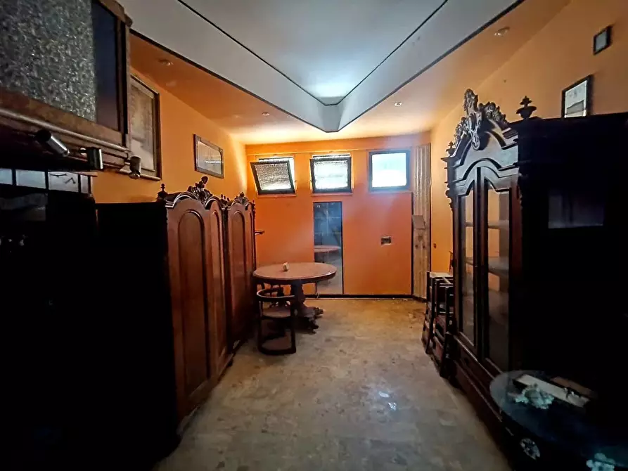 Immagine 8 di Negozio in vendita  in Via catania, 497 a Messina