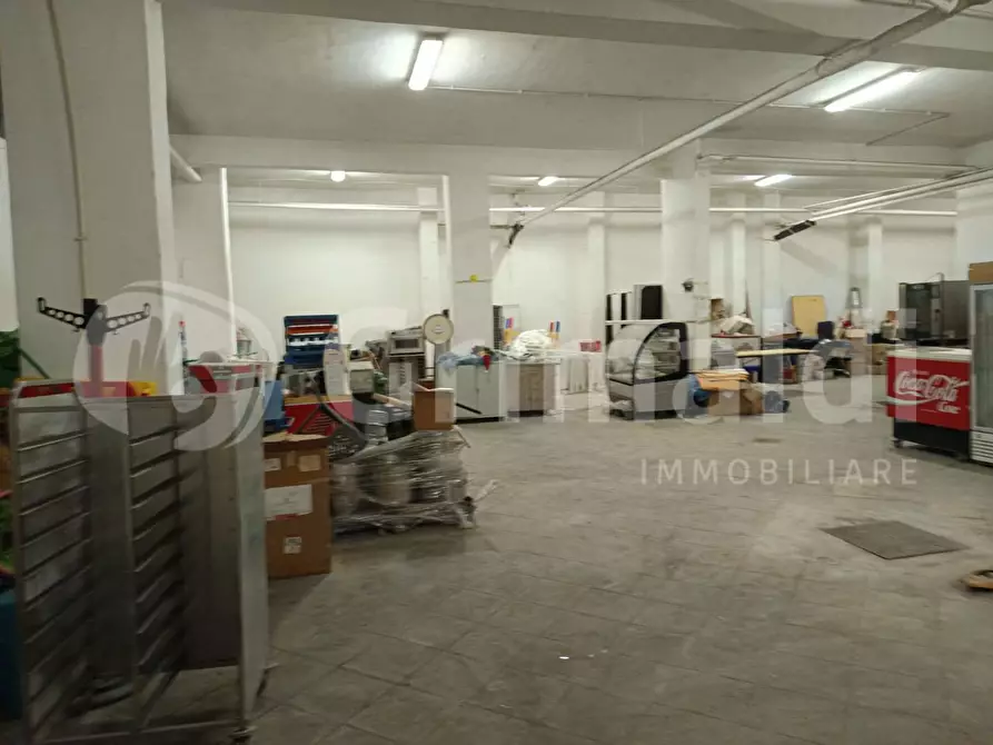 Immagine 8 di Magazzino in vendita  in Via Quinto Novio a Roma