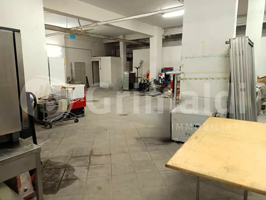 Immagine 11 di Magazzino in vendita  in Via Quinto Novio a Roma