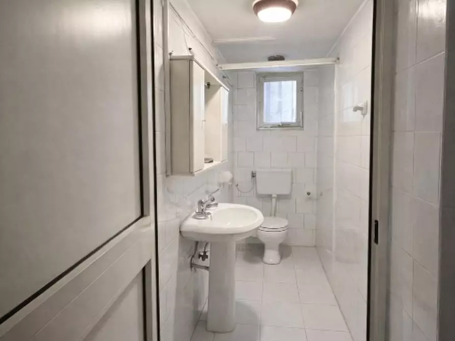 Immagine 7 di Attività commerciale in vendita  in Via Luigi Esposito, SNC a Sant'anastasia