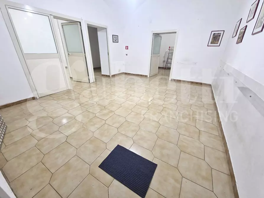 Immagine 4 di Ufficio in vendita  in Via foria a Napoli