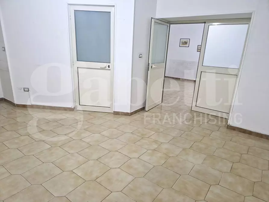 Immagine 9 di Ufficio in vendita  in Via foria a Napoli