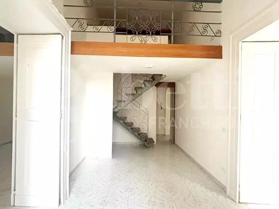 Immagine 8 di Appartamento in vendita  in Via San Carlo Alle Mortelle a Napoli