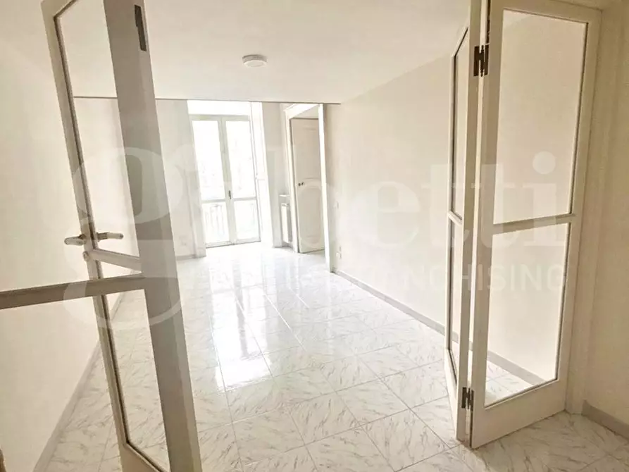 Immagine 5 di Appartamento in vendita  in Via San Carlo Alle Mortelle a Napoli