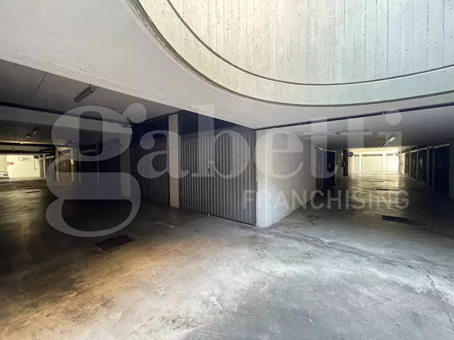 Immagine 5 di Box auto in affitto  in Viale CittÃ  d'Europa, 657 a Roma