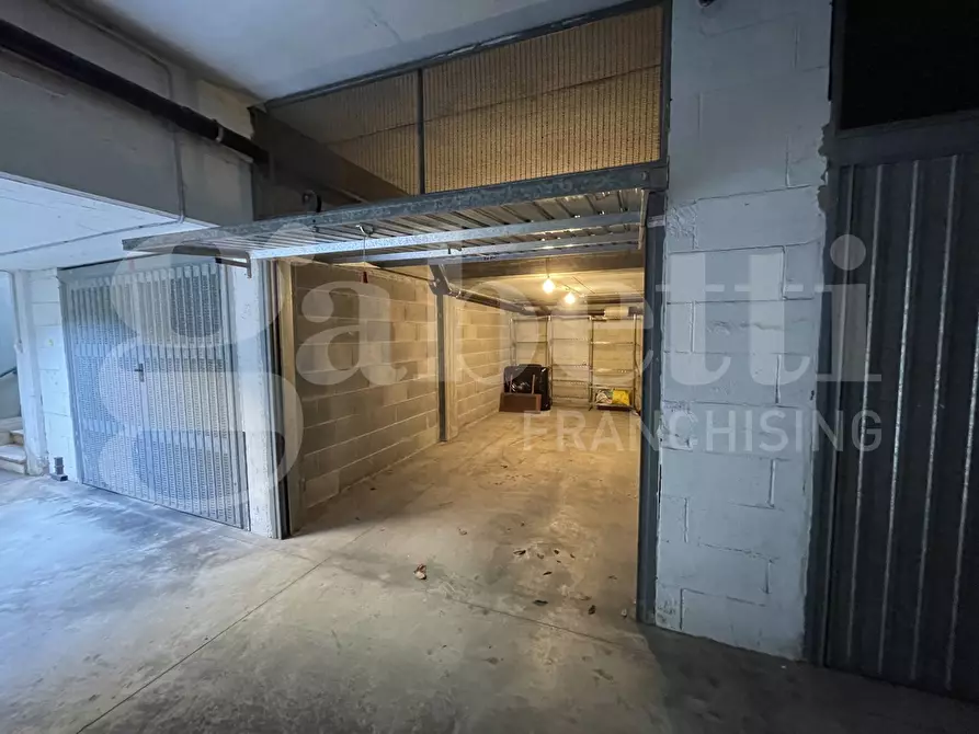 Immagine 2 di Box auto in affitto  in Viale CittÃ  d'Europa, 657 a Roma