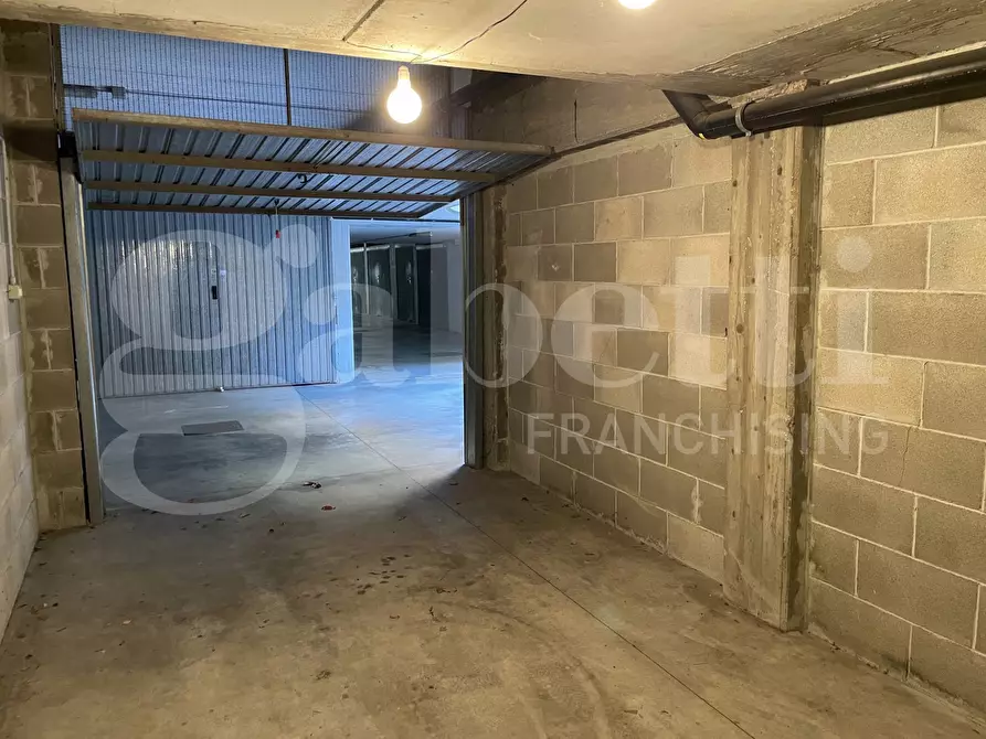 Immagine 8 di Box auto in affitto  in Viale CittÃ  d'Europa, 657 a Roma