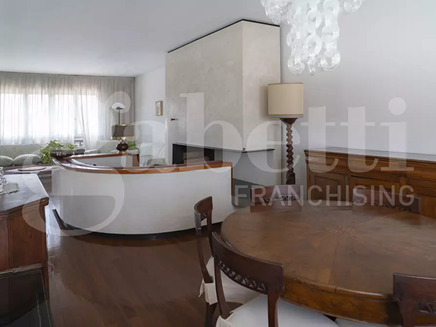 Immagine 8 di Appartamento in vendita  in Viale Garibaldi, . a Venezia