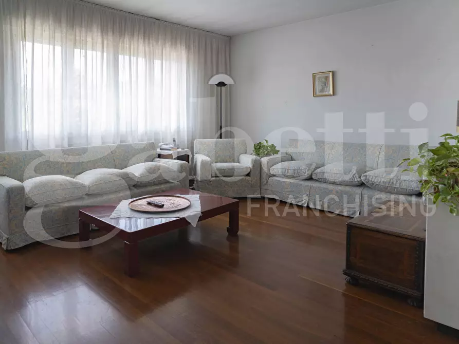 Immagine 5 di Appartamento in vendita  in Viale Garibaldi, . a Venezia