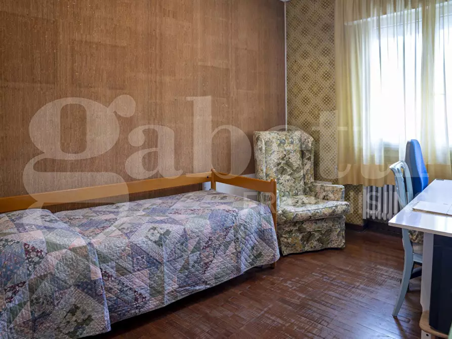 Immagine 13 di Appartamento in vendita  in Viale Garibaldi, . a Venezia