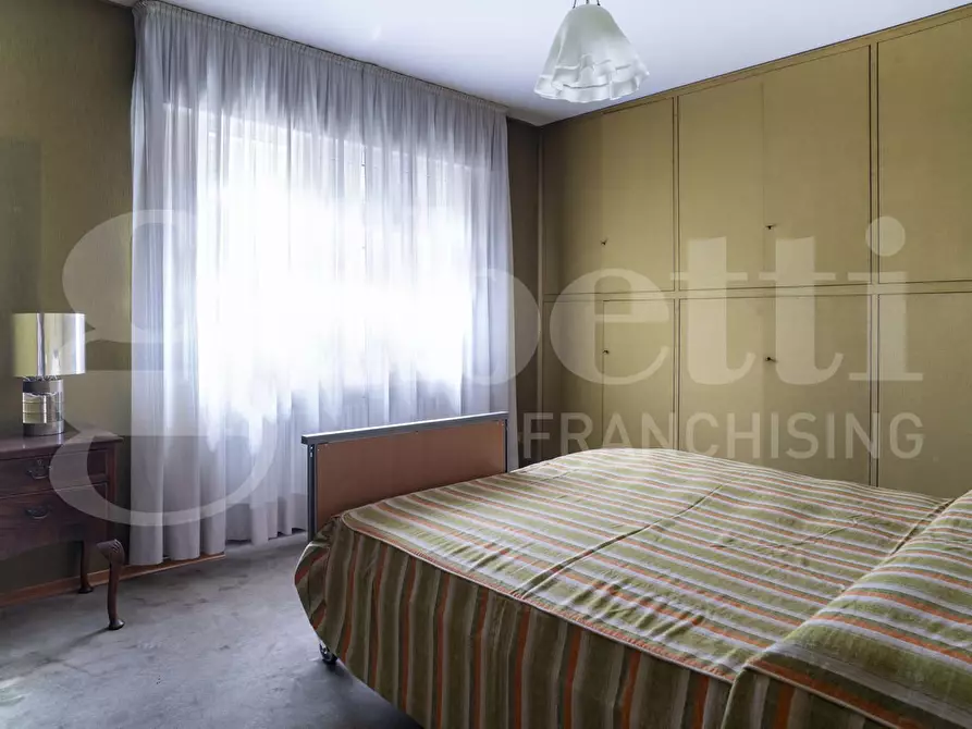 Immagine 12 di Appartamento in vendita  in Viale Garibaldi, . a Venezia