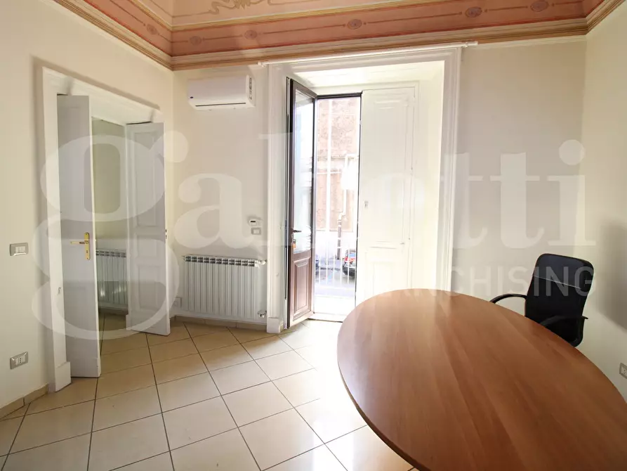 Immagine 12 di Ufficio in vendita  in Via Firenze, 68 a Aci Castello