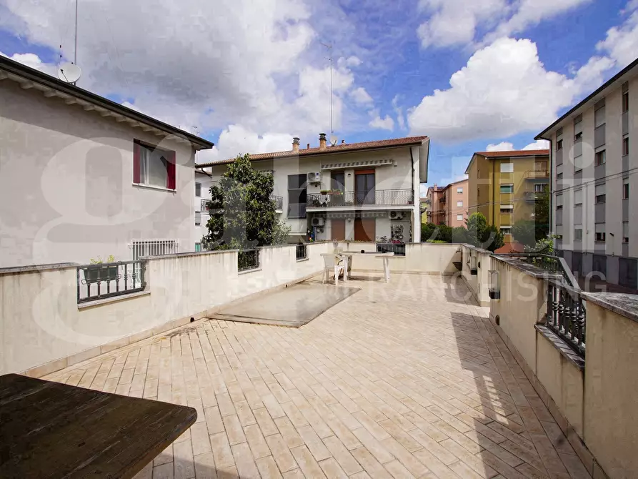 Immagine 1 di Casa bifamiliare in vendita  in Via Tevere, . a Venezia