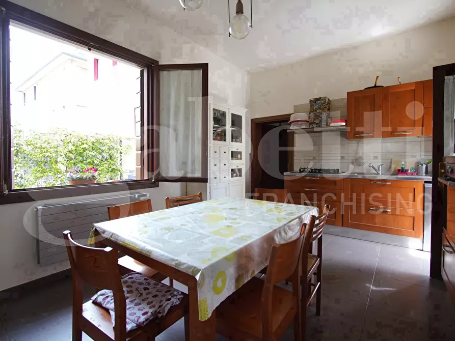 Immagine 3 di Casa bifamiliare in vendita  in Via Tevere, . a Venezia