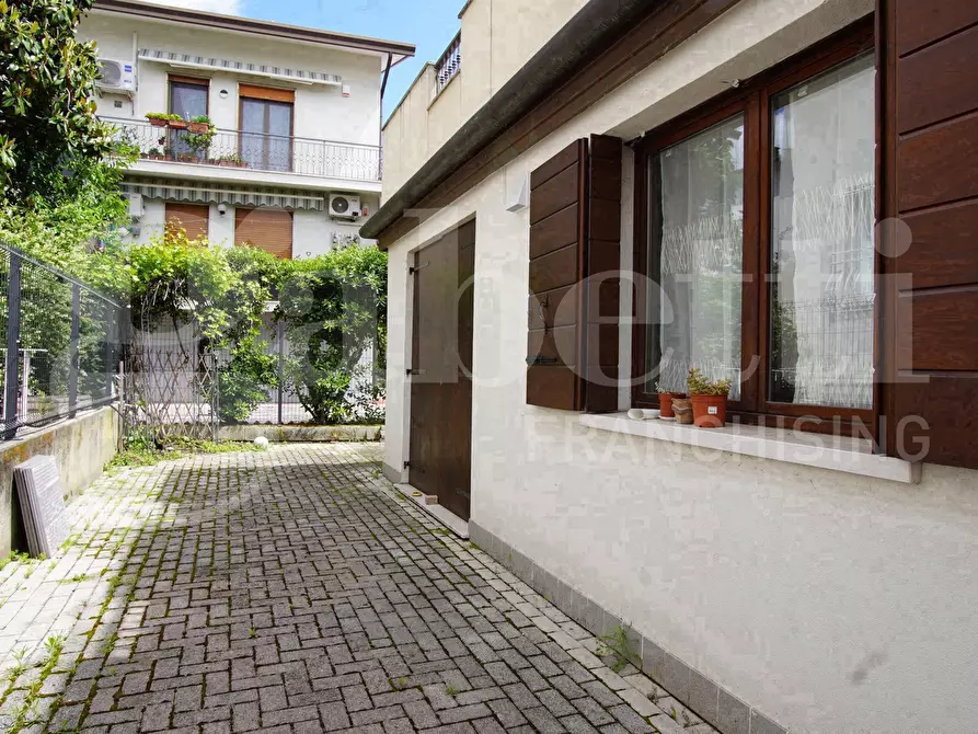 Immagine 25 di Casa bifamiliare in vendita  in Via Tevere, . a Venezia